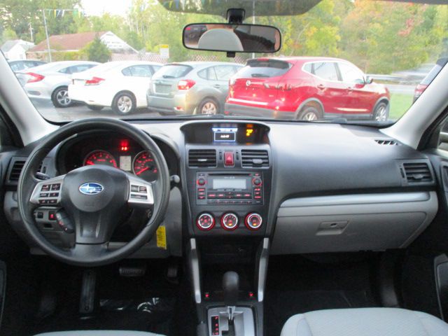 2015 Subaru Forester Image 16