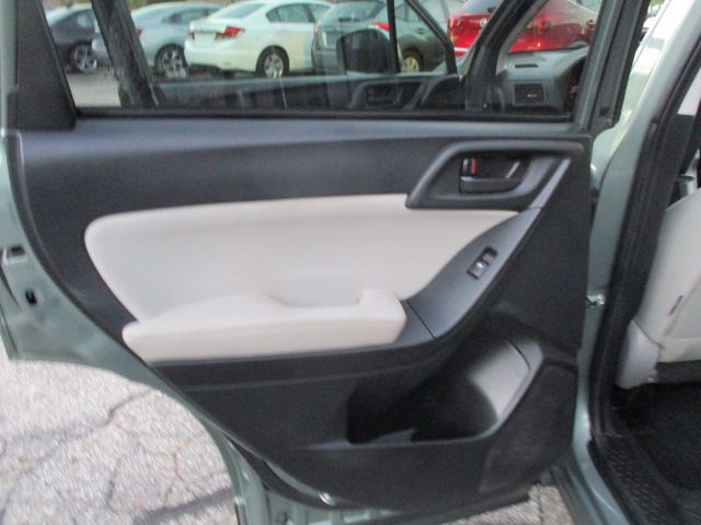 2015 Subaru Forester Image 21
