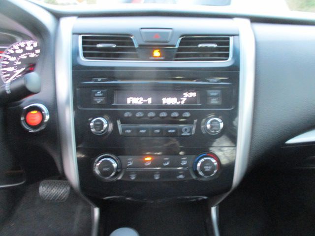 2013 Nissan Altima Image 9