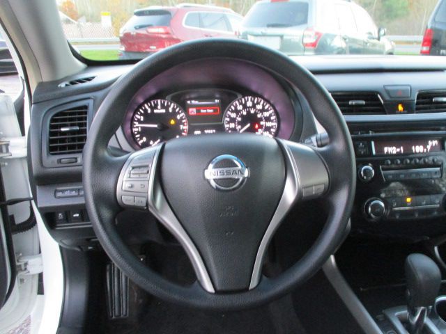 2013 Nissan Altima Image 11