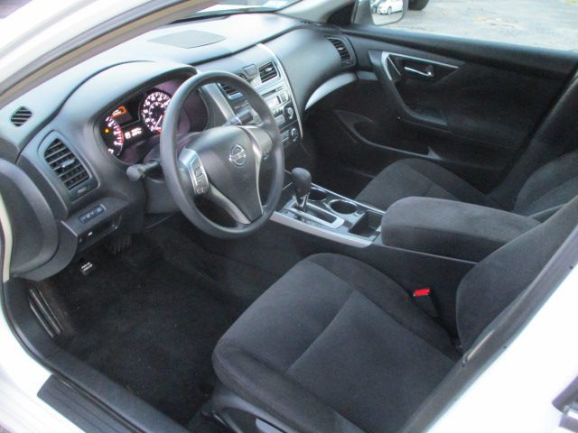 2013 Nissan Altima Image 12