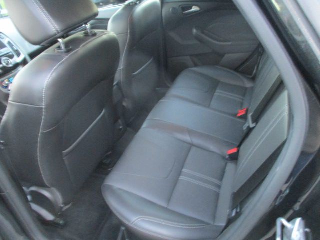 2014 Ford Focus Image 17