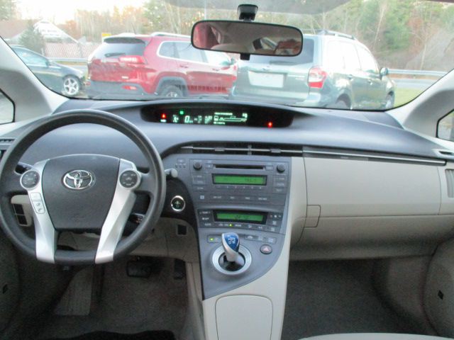 2011 Toyota Prius Image 10