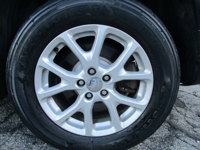 2016 Jeep Cherokee Image 23