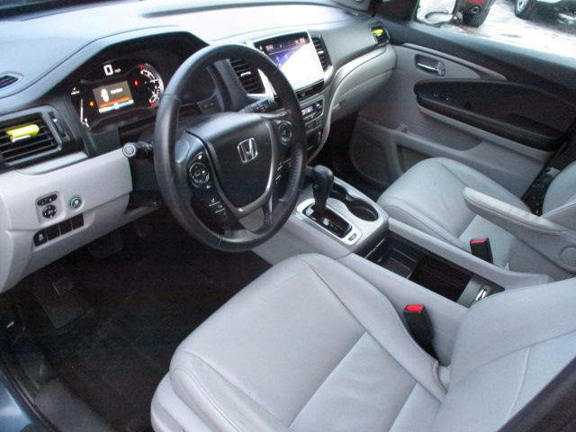 2017 Honda Pilot Image 18