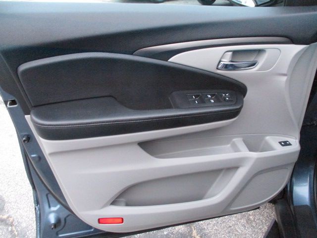 2017 Honda Pilot Image 19