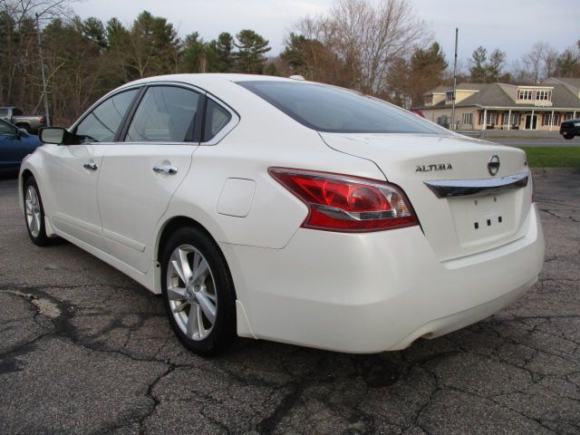 2013 Nissan Altima Image 4