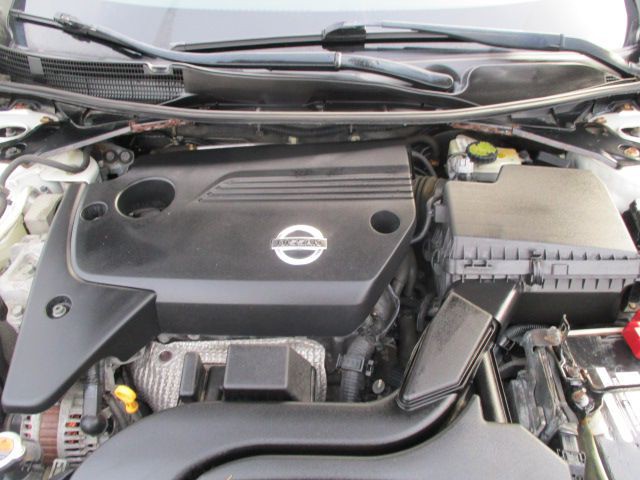 2013 Nissan Altima Image 18