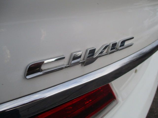2015 Honda Civic Image 18