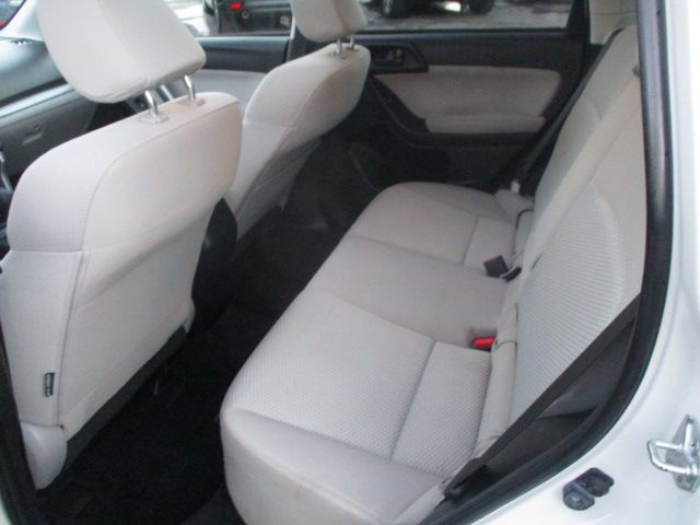 2015 Subaru Forester Image 17