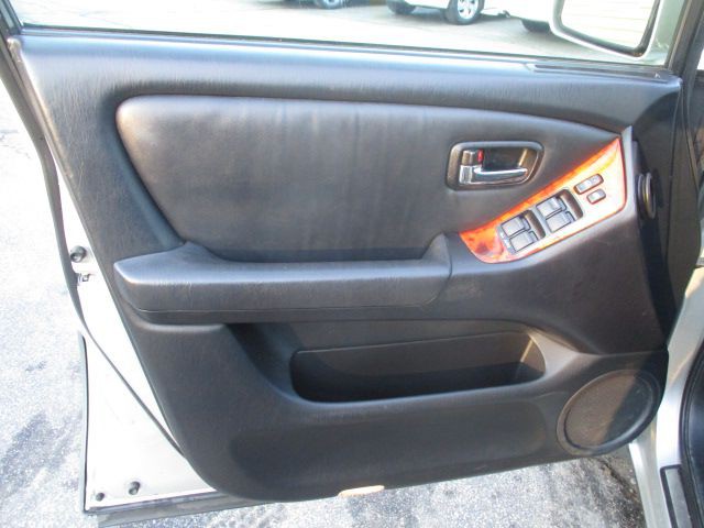 2002 Lexus RX Image 16