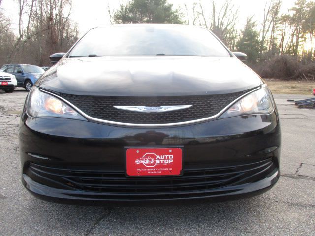 2017 Chrysler Pacifica Image 2