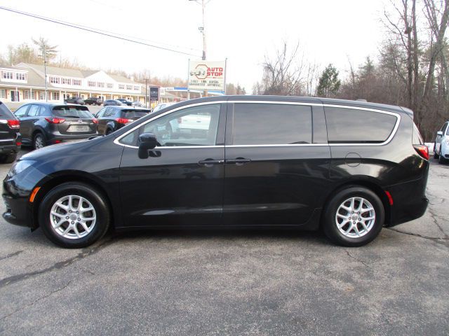 2017 Chrysler Pacifica Image 3