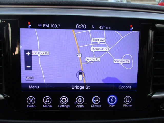 2017 Chrysler Pacifica Image 10