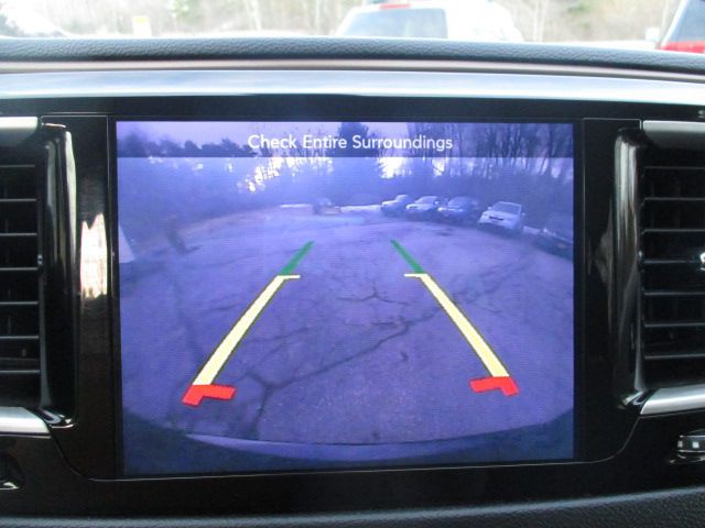 2017 Chrysler Pacifica Image 12