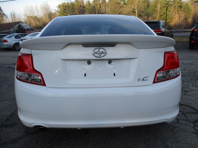 2012 Scion tC Image 5
