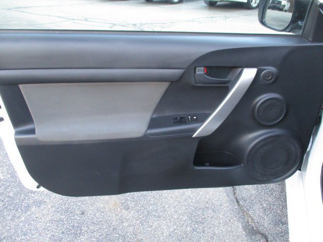 2012 Scion tC Image 13