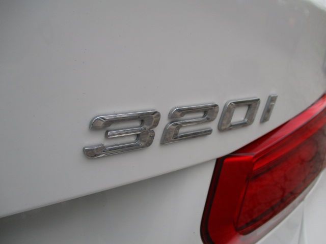 2016 BMW 3 Series Image 20