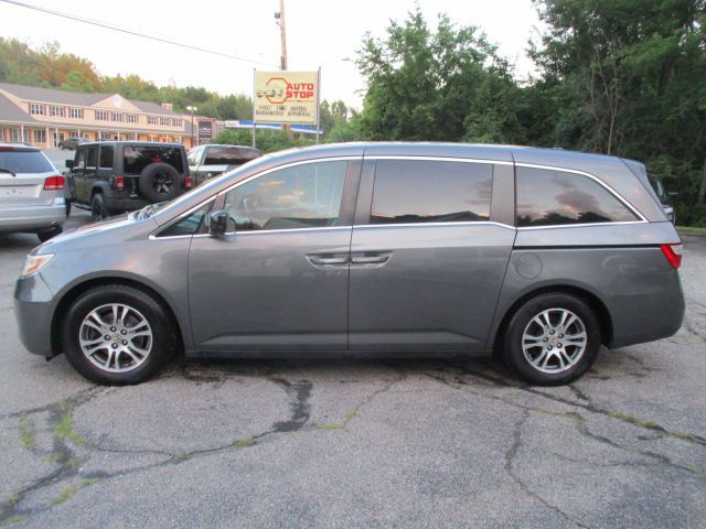 2013 Honda Odyssey Image 2