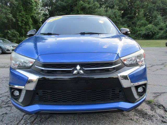 2018 Mitsubishi Outlander Image 2