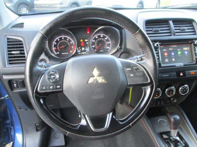 2018 Mitsubishi Outlander Image 9