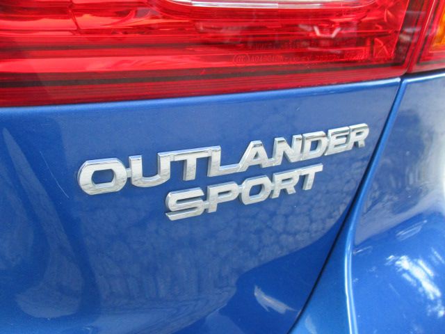 2018 Mitsubishi Outlander Image 20