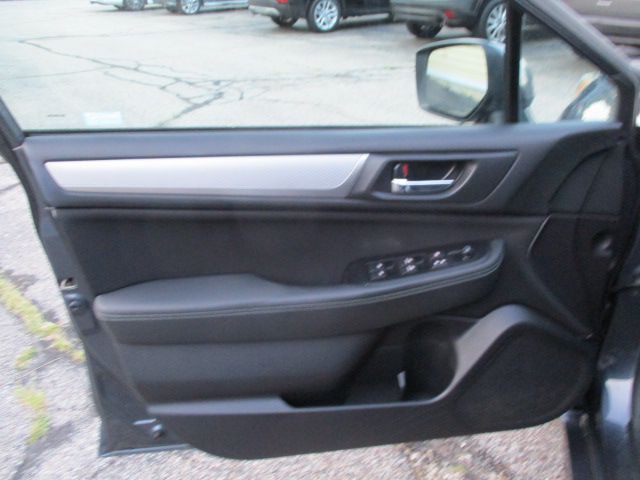 2017 Subaru Legacy Image 14