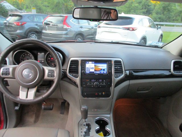 2012 Jeep Grand Cherokee Image 8
