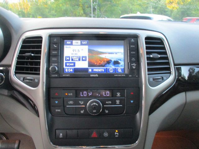 2012 Jeep Grand Cherokee Image 10