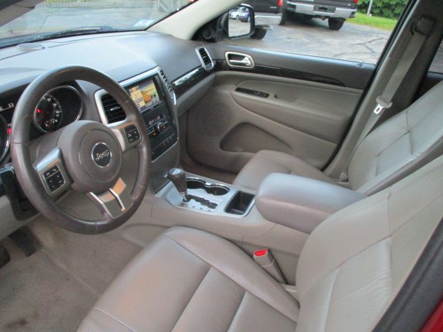 2012 Jeep Grand Cherokee Image 16