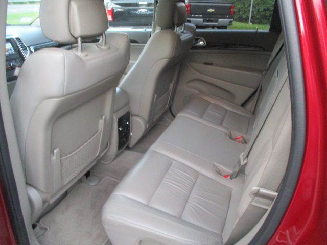 2012 Jeep Grand Cherokee Image 18