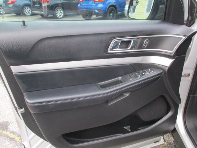2016 Ford Explorer Image 18