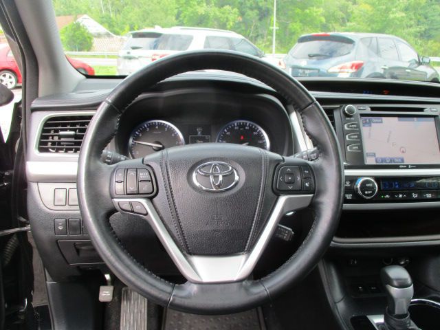 2015 Toyota Highlander Image 9
