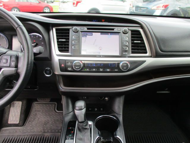 2015 Toyota Highlander Image 10
