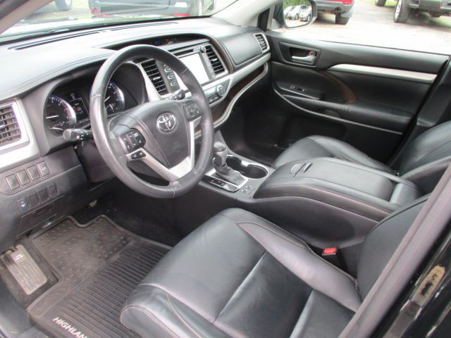 2015 Toyota Highlander Image 14