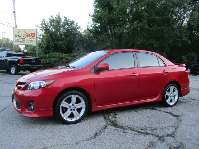 2013 Toyota Corolla Image 1