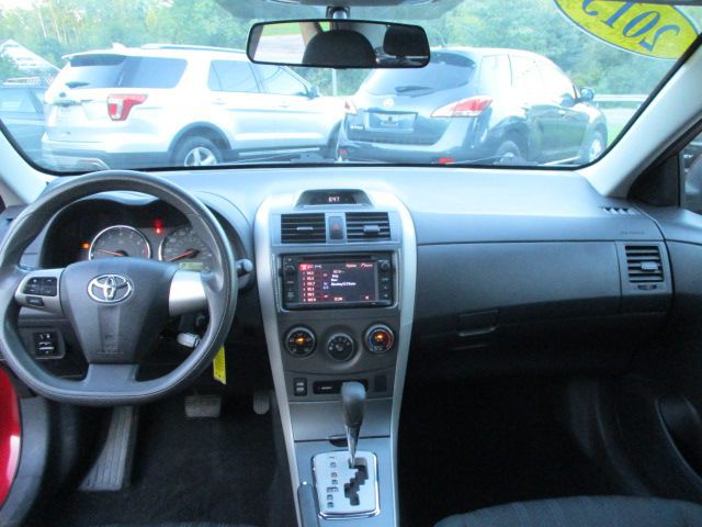 2013 Toyota Corolla Image 8