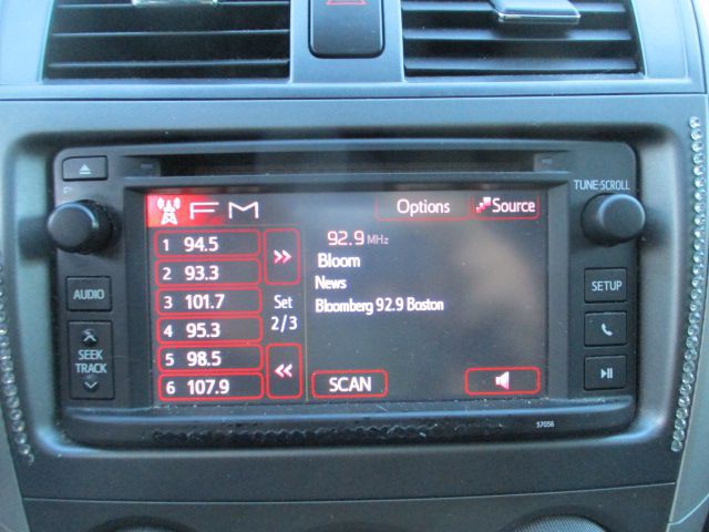 2013 Toyota Corolla Image 11