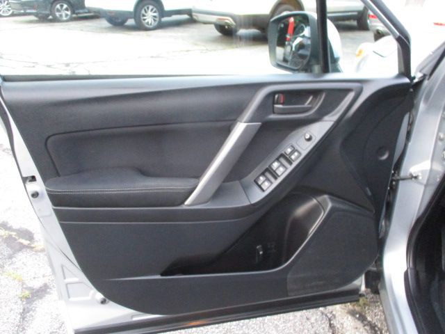2015 Subaru Forester Image 15