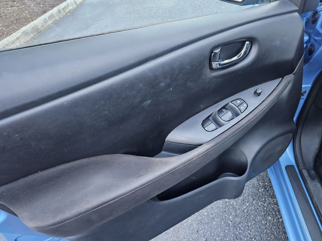 2013 Nissan Leaf Image 11