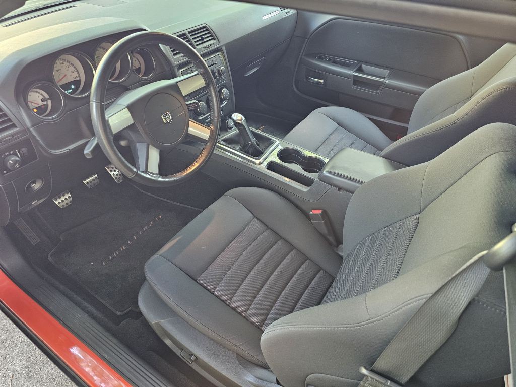 2009 Dodge Challenger Image 12