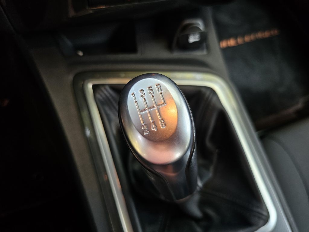 2009 Dodge Challenger Image 16