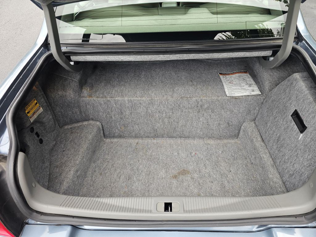 2003 Lincoln Town Car Image 24