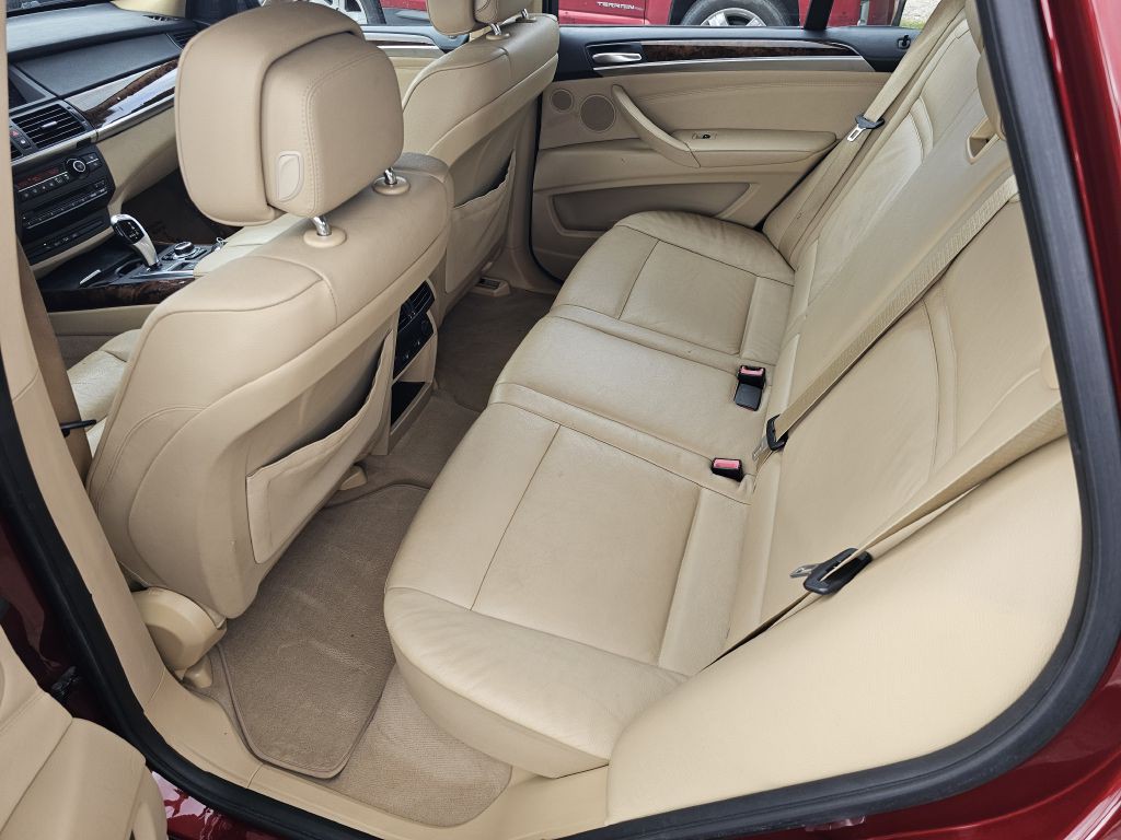 2011 BMW X5 Image 24