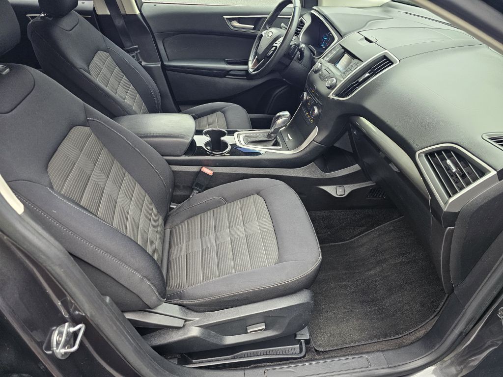2017 Ford Edge Image 17