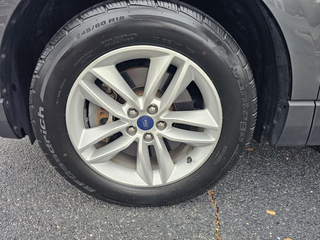 2017 Ford Edge Image 10