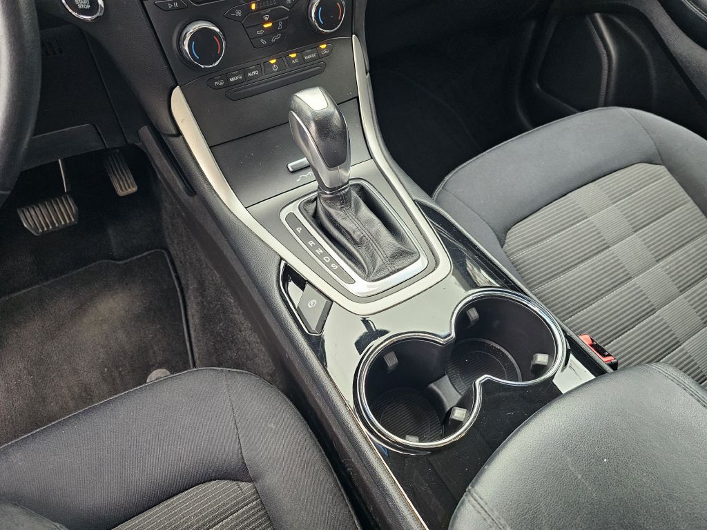 2017 Ford Edge Image 17