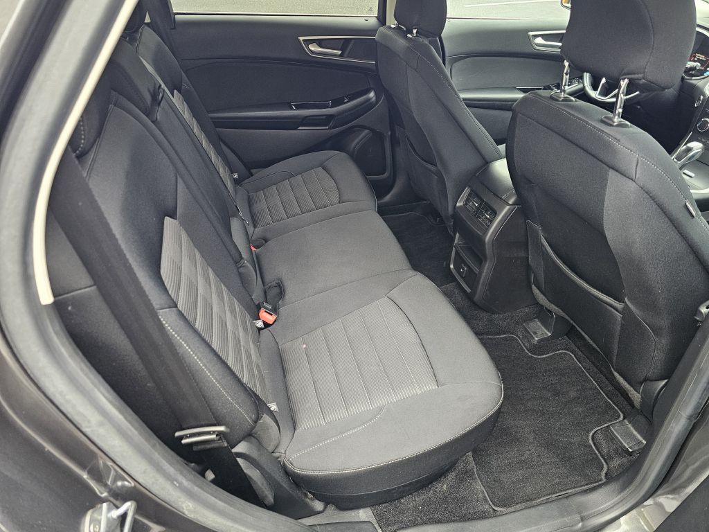 2017 Ford Edge Image 19