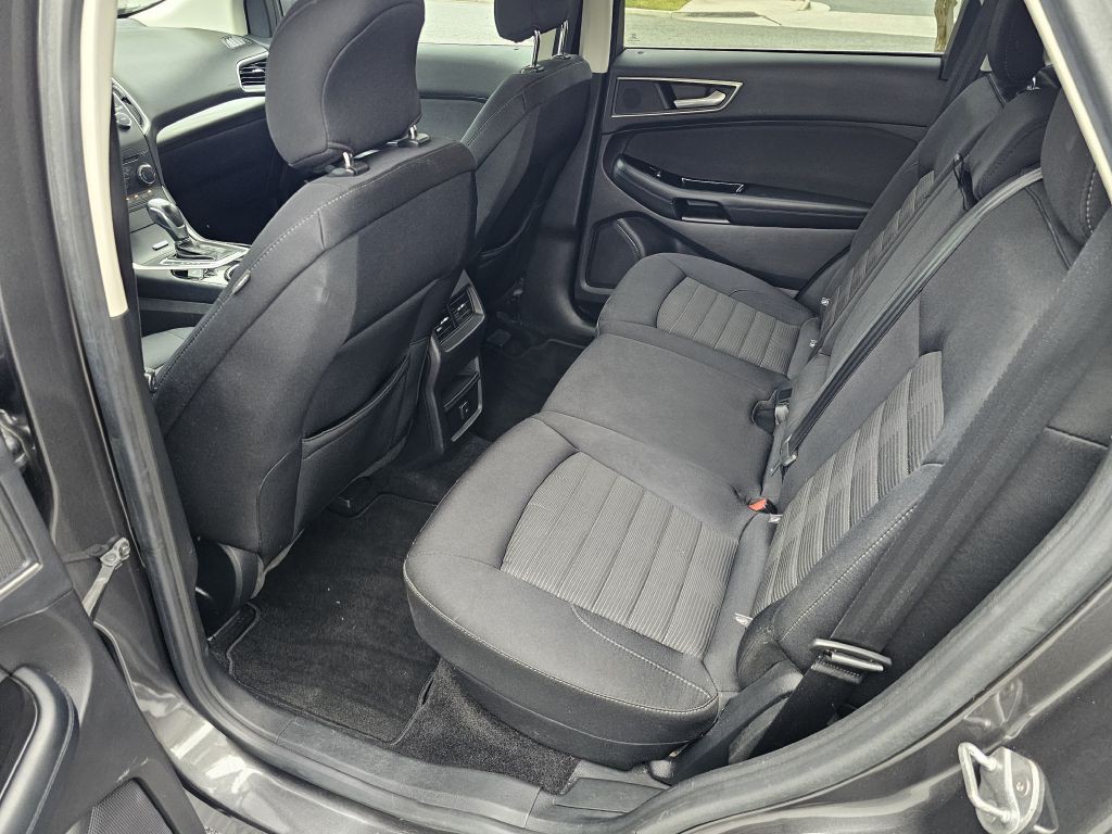 2017 Ford Edge Image 21