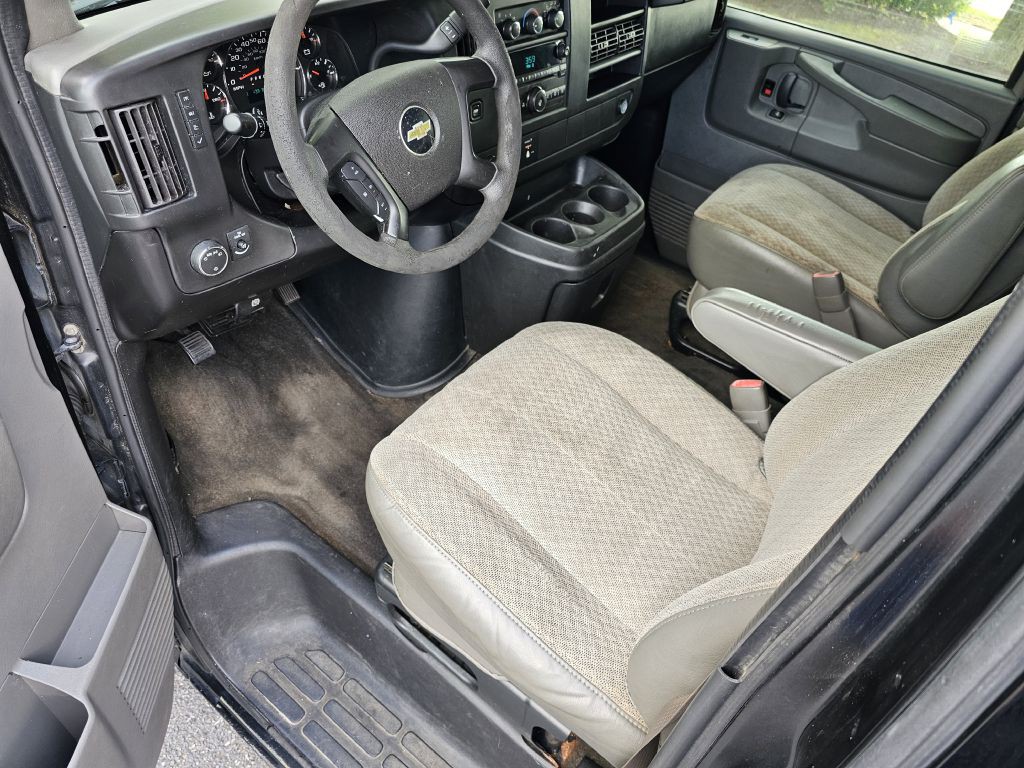2012 Chevrolet Express Image 12